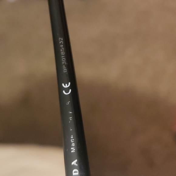 Prada sunglasses - Picture 9 of 12